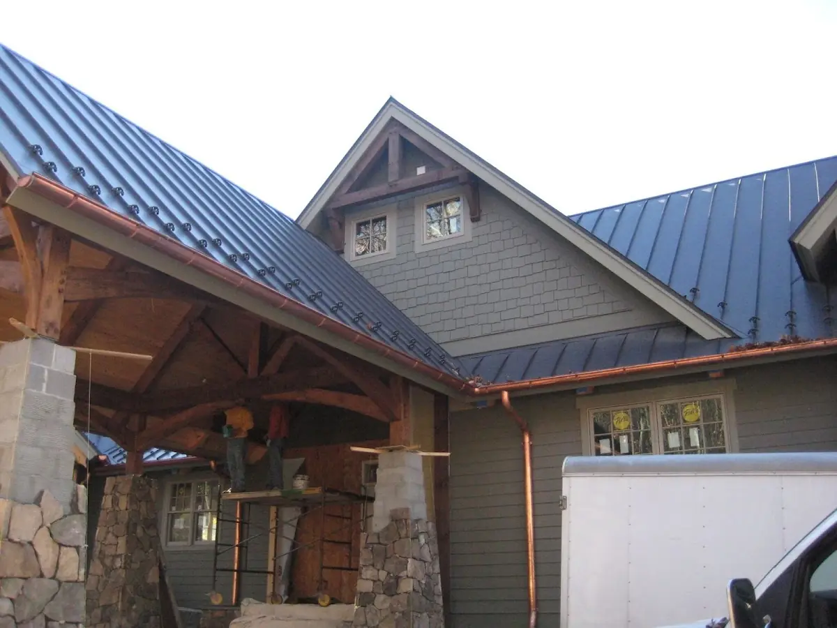 Craftsman Roofing team delivering quality roofing work in Seminola City